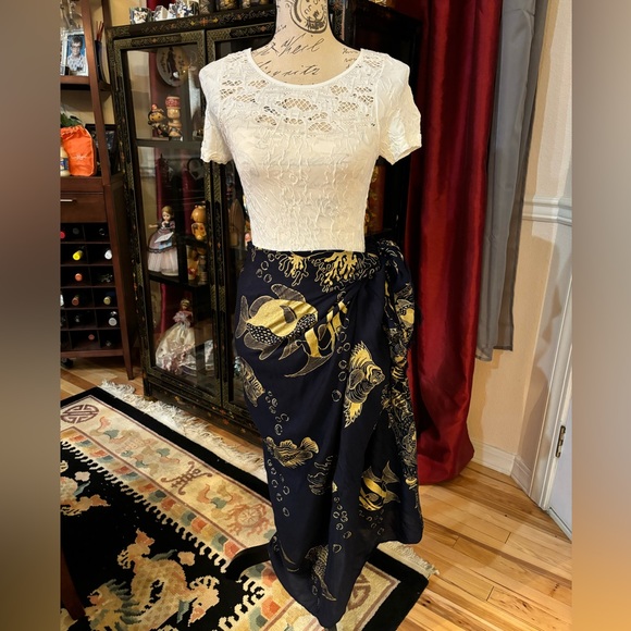 Other - Golden Tropical Fish Sarong